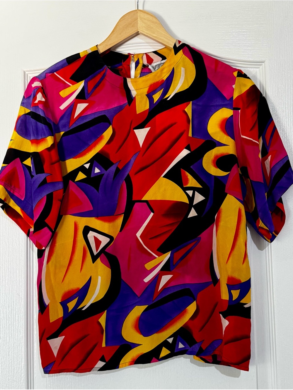 Bold Retro Multicolor 80s Abstract Print Short-Sleeve Silk - Red Purple Yellow